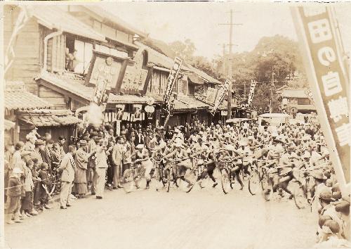 路上の自転車競走　昭和10年代の画像