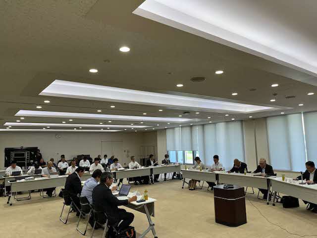 検討委員会の様子
