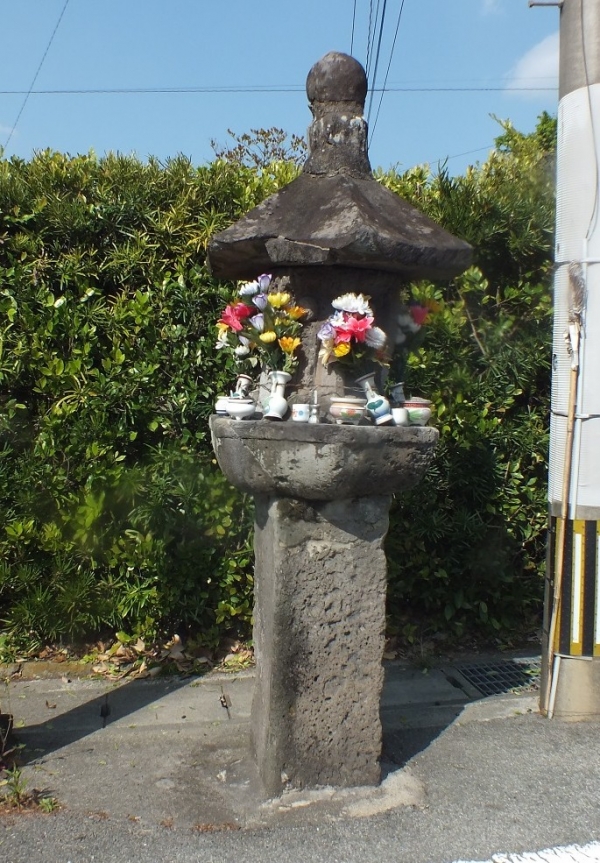 岱明町上の六地蔵