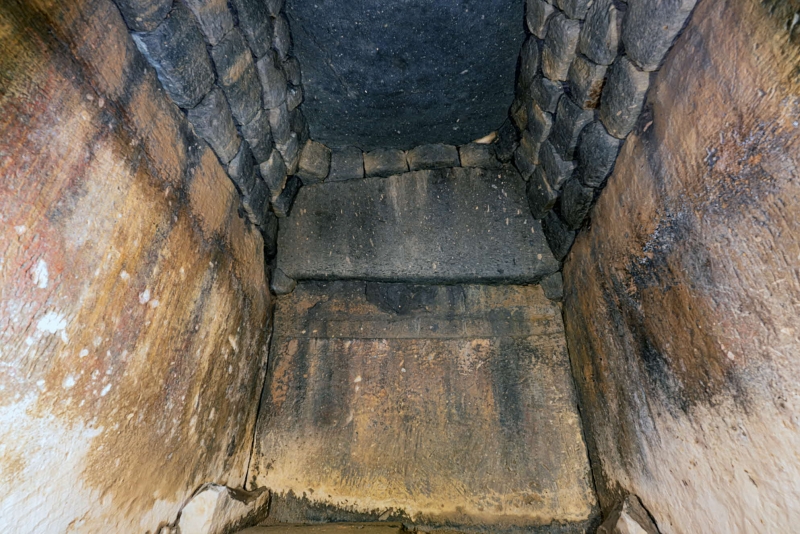 永安寺西古墳奥室内