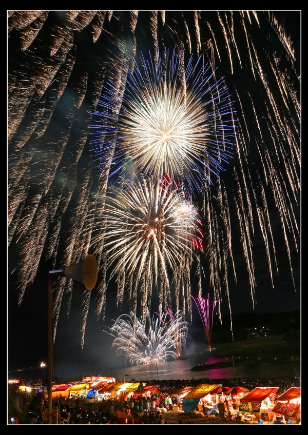 (特選)天を彩る大花火、北川征二の花火の写真