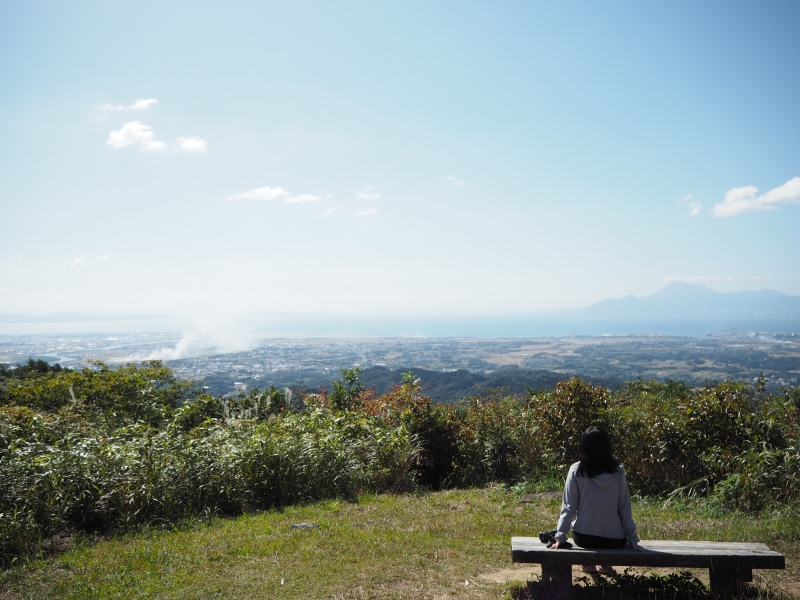 観音岳の見晴らしの良いベンチの写真