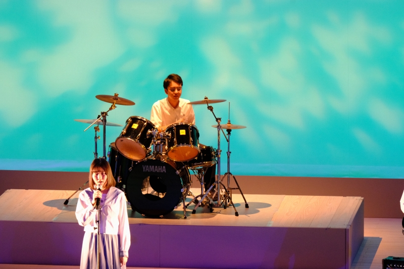 玉名高校のドラムとボーカルの二人の写真
