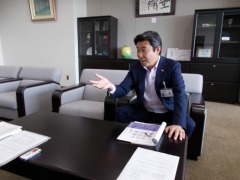 市長インタビューの様子の写真