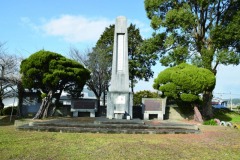 高瀬官軍墓地慰霊塔の写真